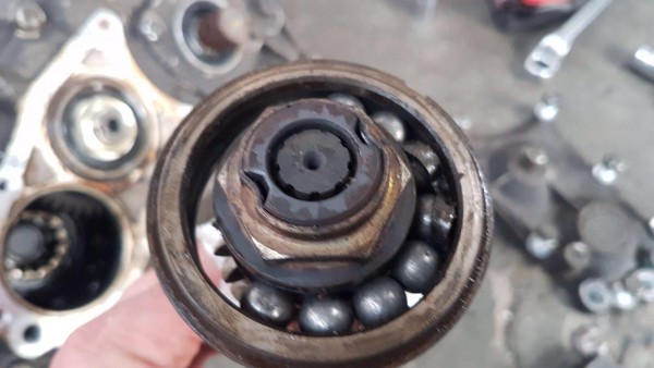 10 - broken bearings.jpg