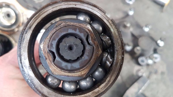 11 - broken bearing (closer look).jpg