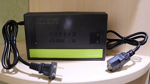 charger_liion_48v_14s_5a_02 — копия.JPG